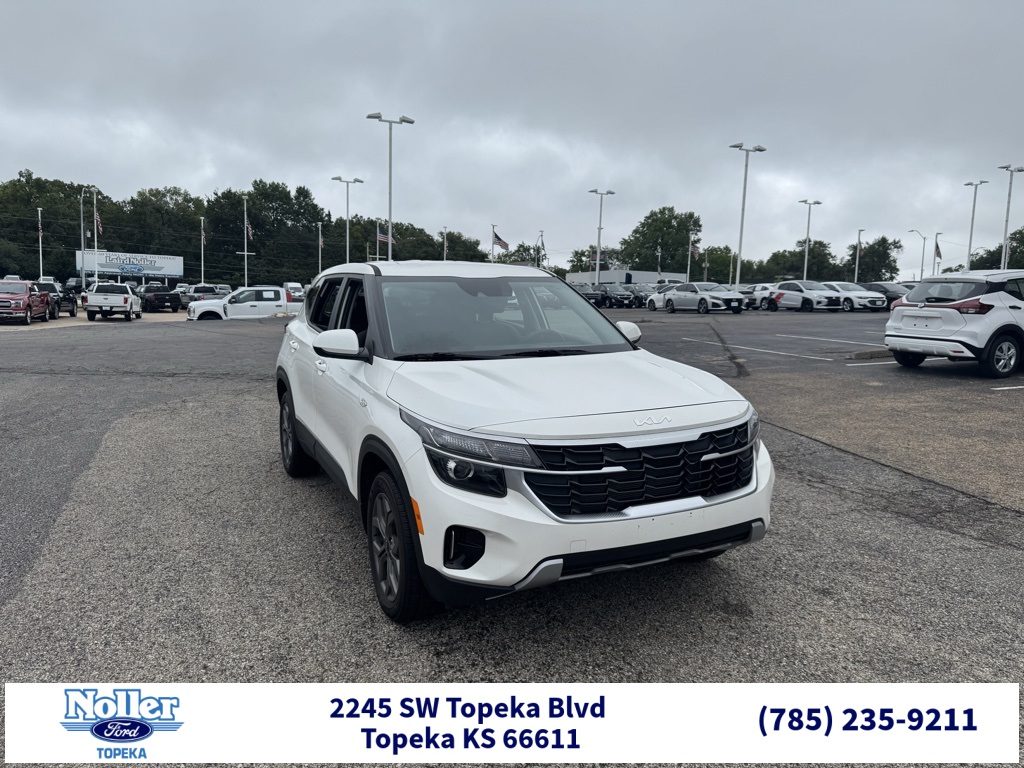Used 2024 Kia Seltos LX with VIN KNDEPCAA1R7501929 for sale in Kansas City
