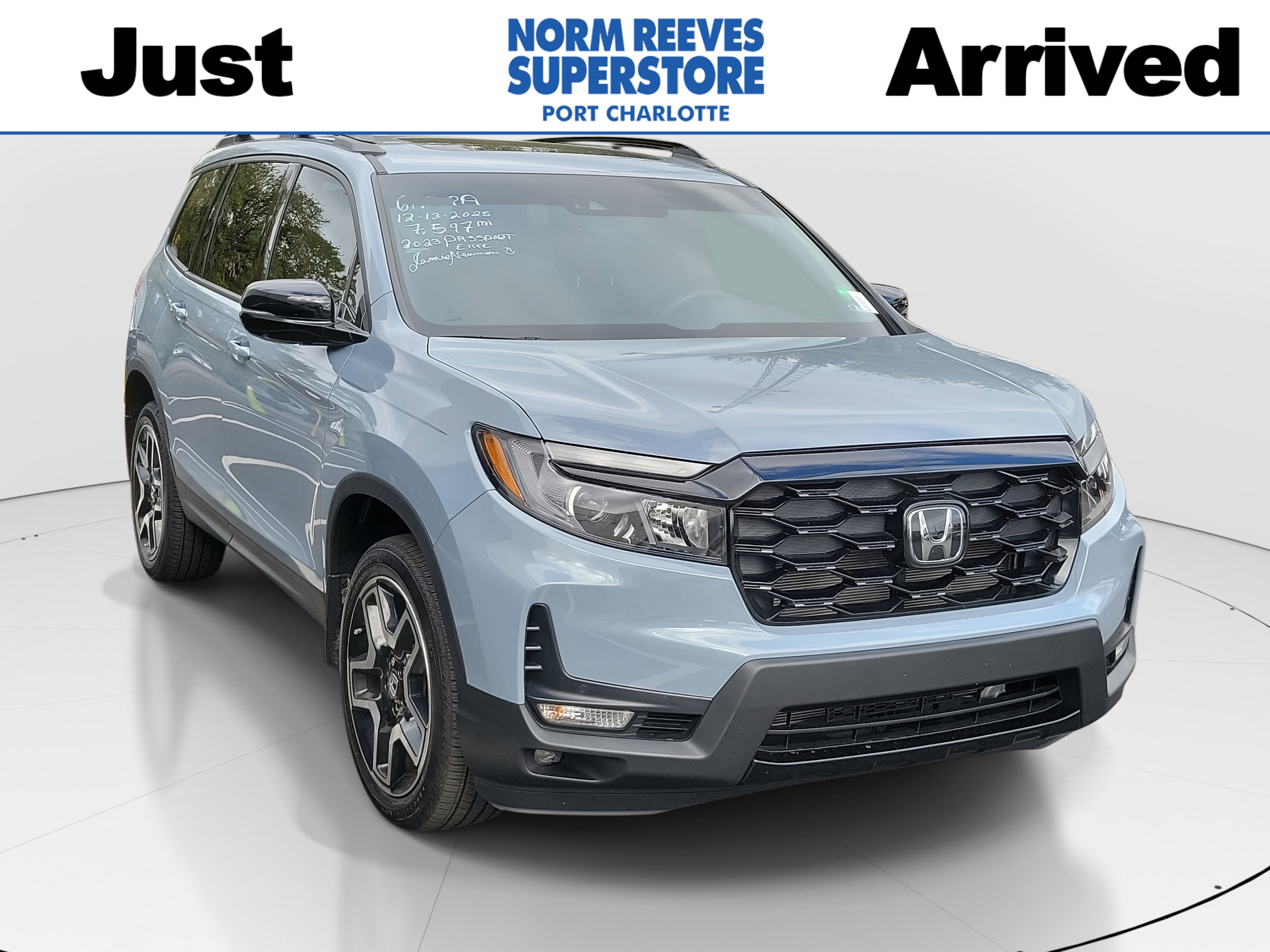 2023 Honda Passport Elite's photo