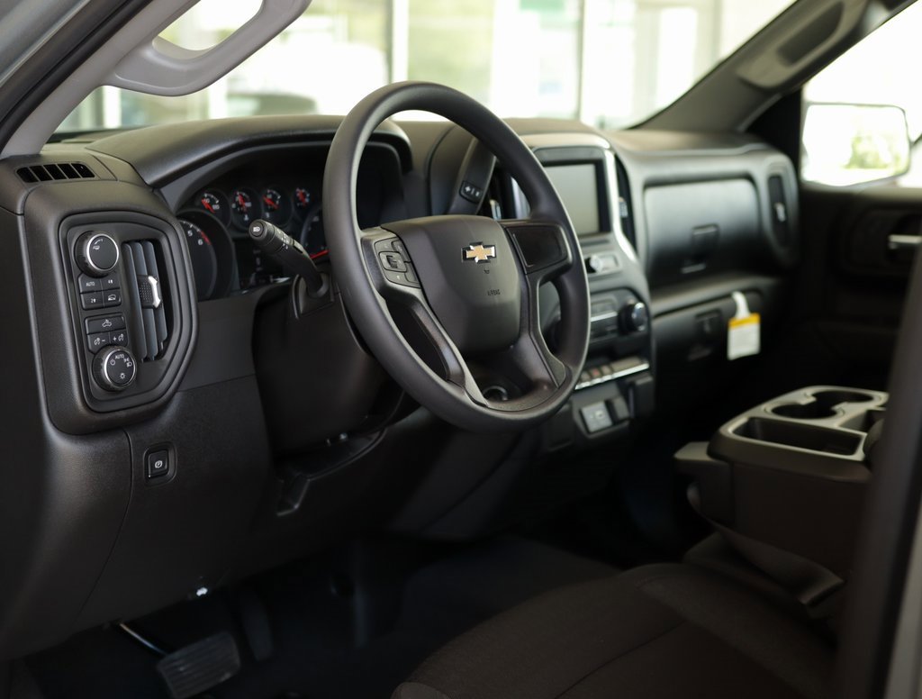 2026 Chevrolet Silverado 1500 Custom photo 9