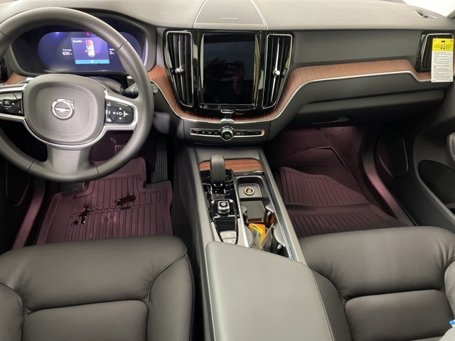 2024 Volvo XC60 photo 33
