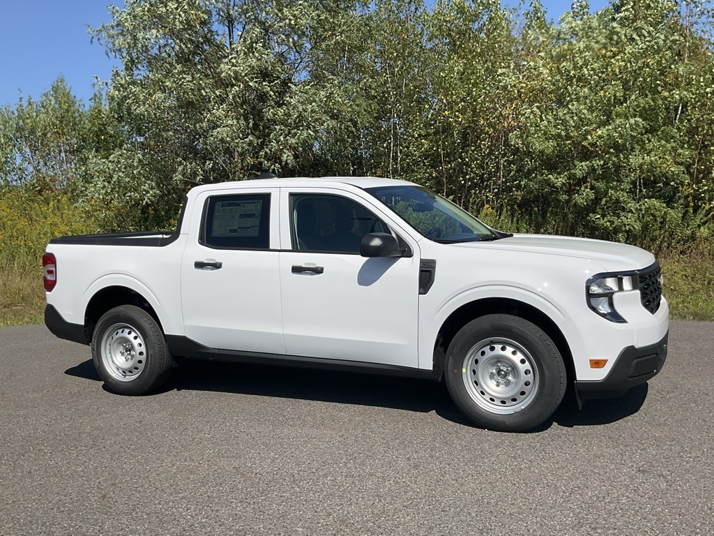 2025 Ford Maverick XL's photo