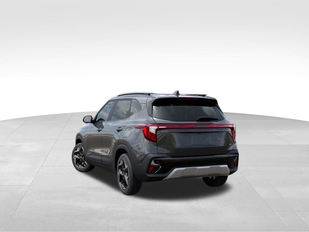 2025 Kia Seltos S photo 4