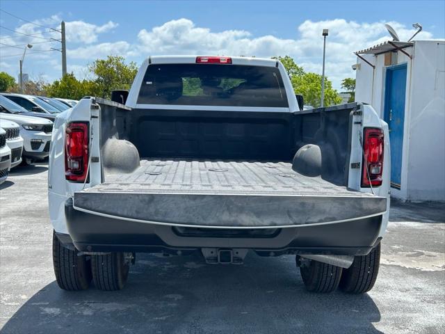 2025 Ram 3500 Tradesman photo 27