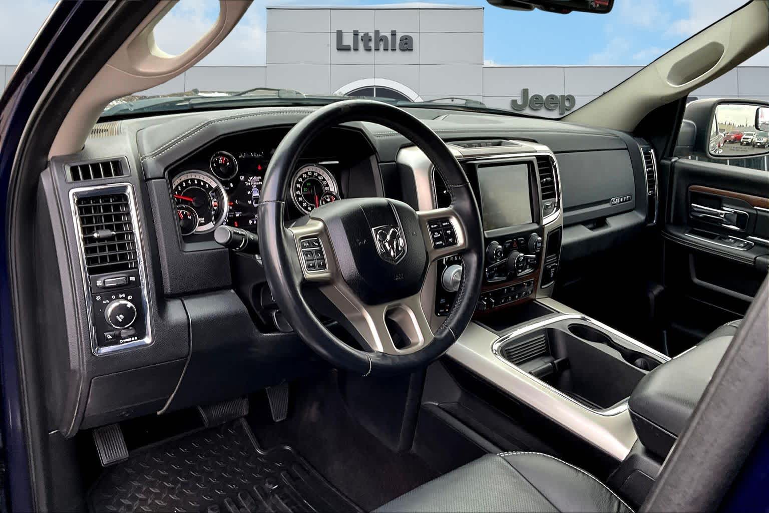 2016 Ram 1500 Laramie photo 2