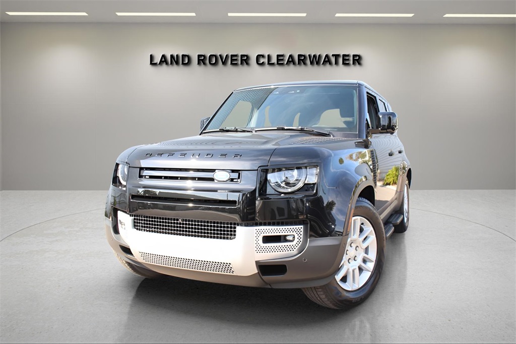 2025 Land Rover Defender S's photo