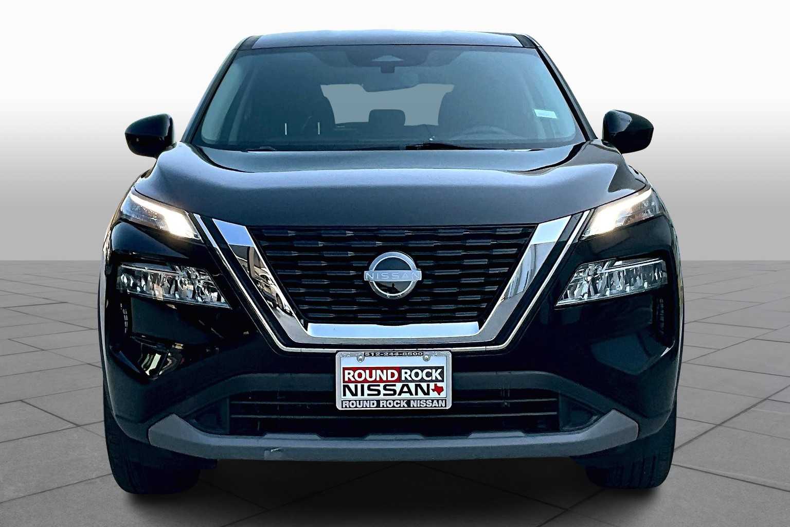 2023 Nissan Rogue SV photo 3