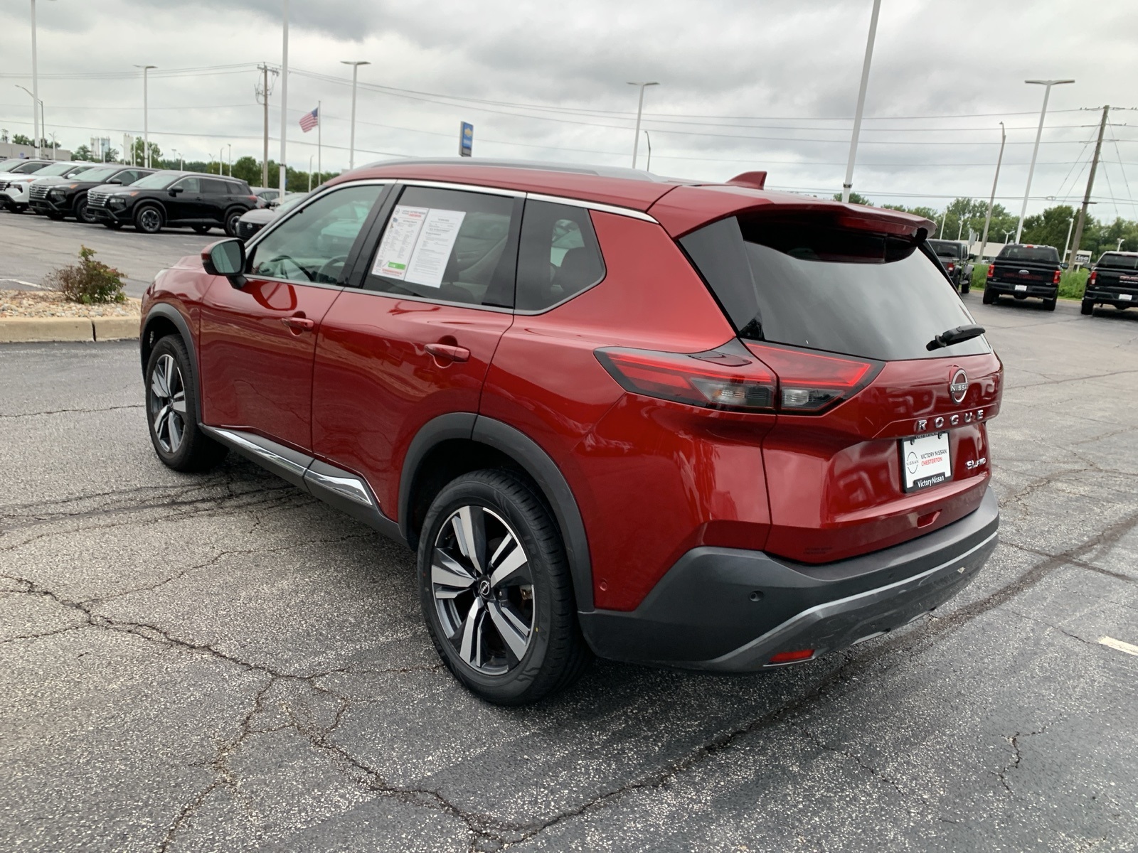 2023 Nissan Rogue SL photo 2