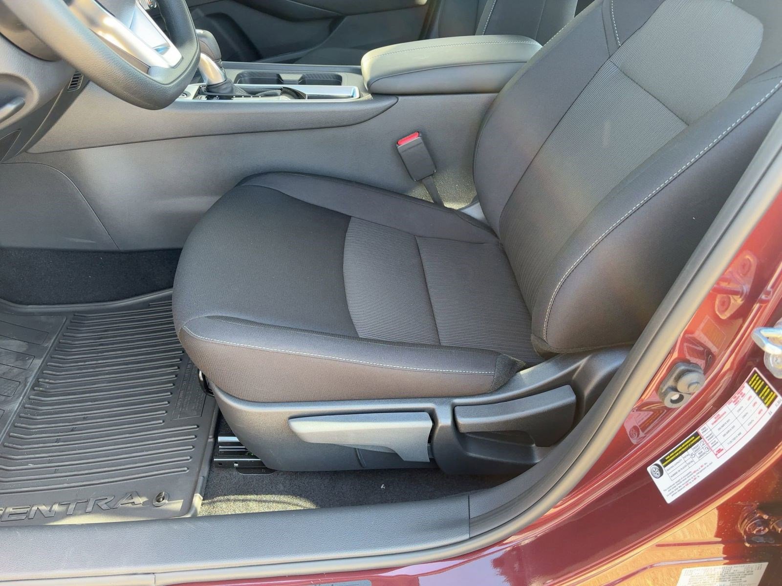 2025 Nissan Sentra SV photo 19