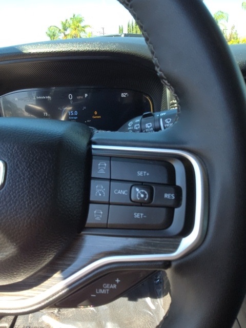 2023 Jeep Wagoneer L Series II photo 18