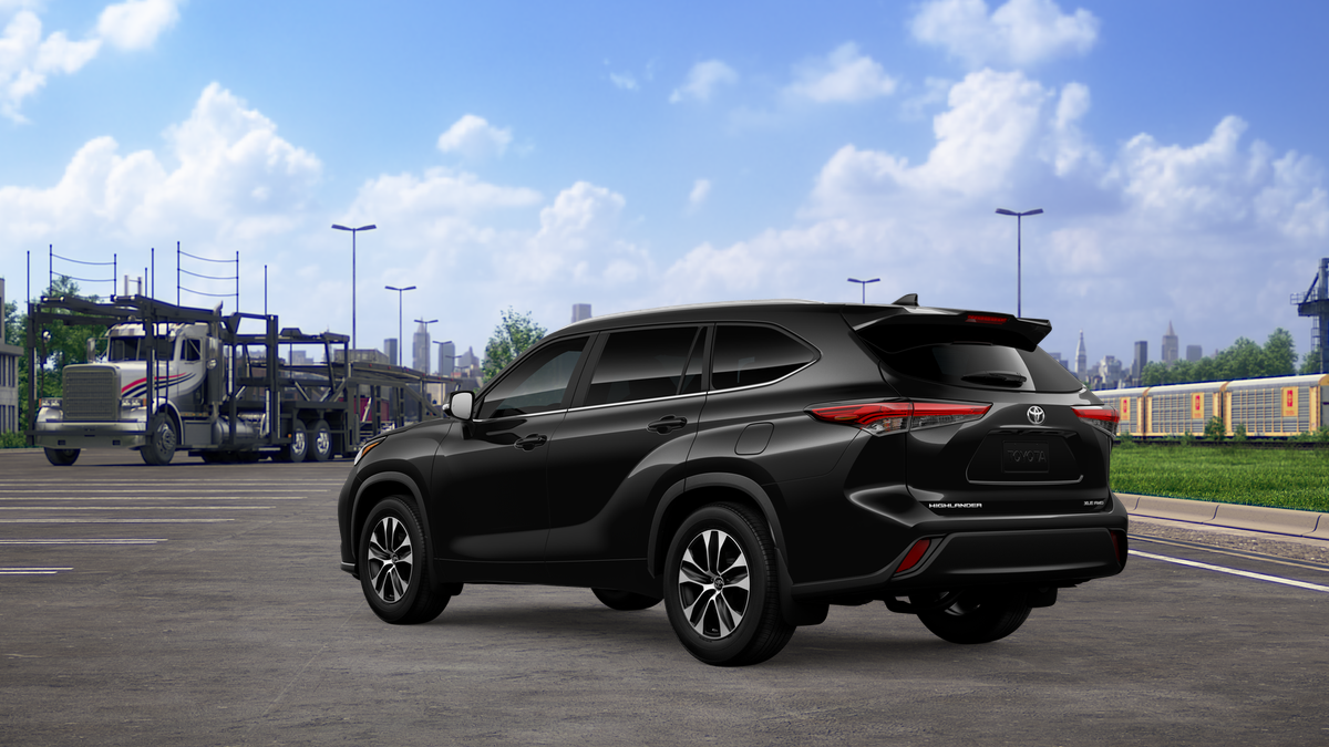 2026 Toyota Highlander XLE photo 4