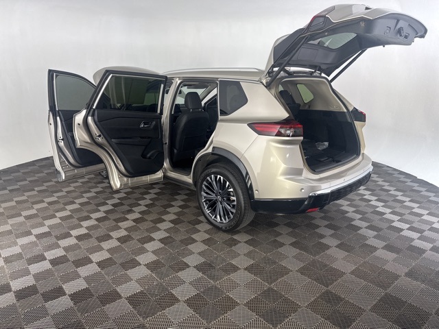 2024 Nissan Rogue Platinum photo 16