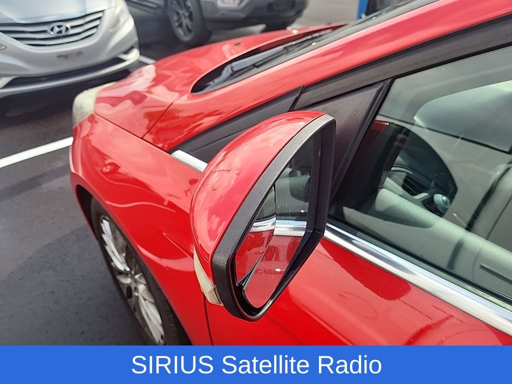 2012 Ford Focus SEL photo 11