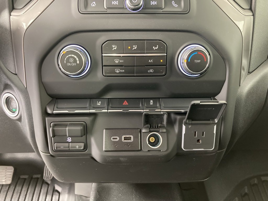 2025 Chevrolet Silverado 3500HD photo 8