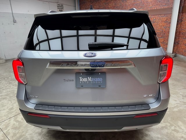 2023 Ford Explorer XLT photo 3