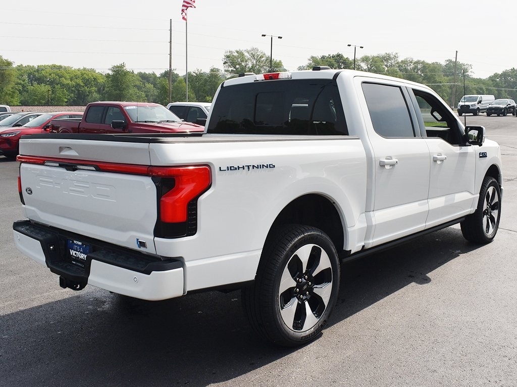 2025 Ford F-150 Lightning Platinum photo 16
