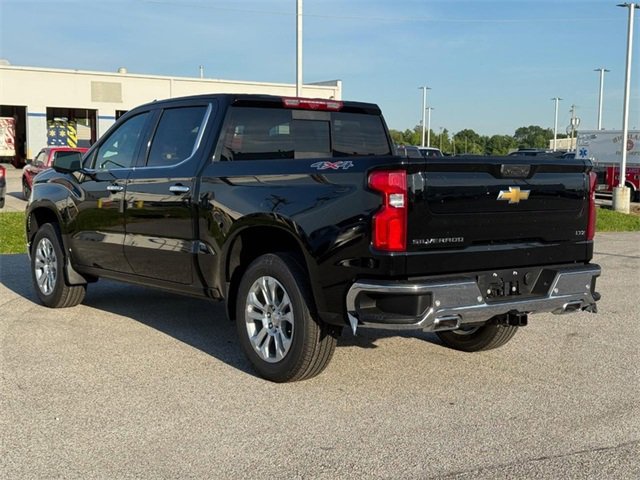 2025 Chevrolet Silverado 1500 LTZ photo 3