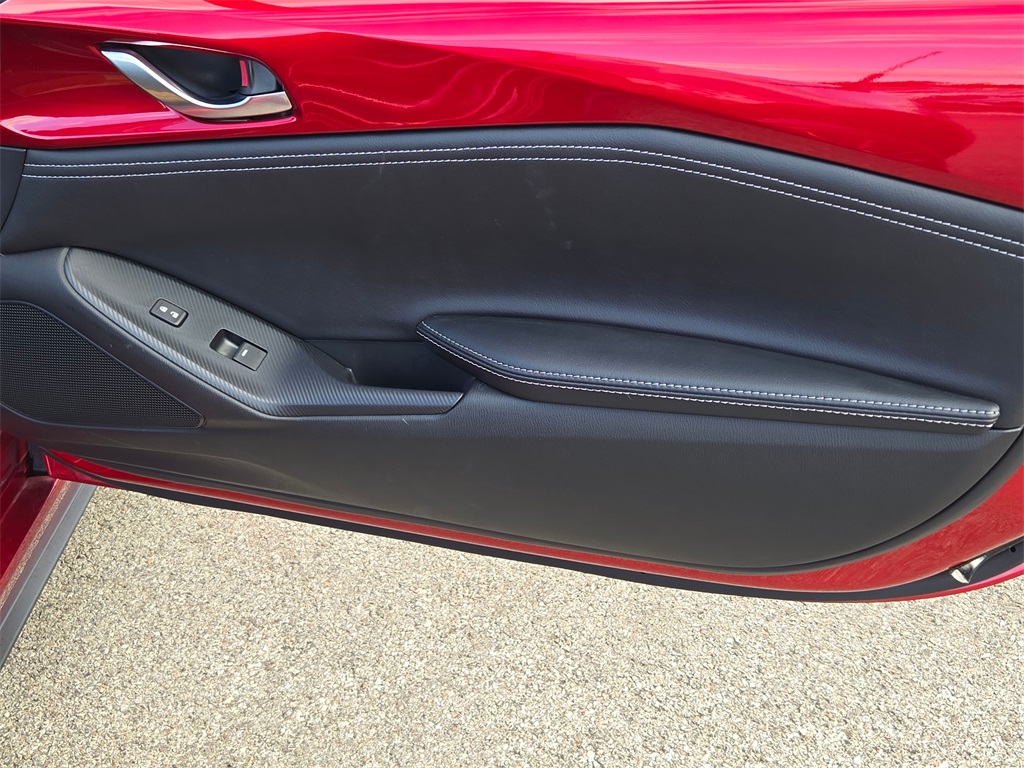 2024 Mazda MX-5 Miata Miata RF Grand Touring photo 4