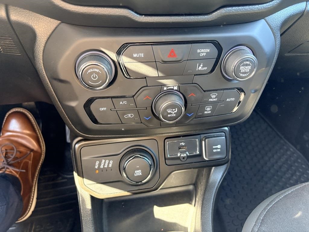 2023 Jeep Renegade Latitude photo 22