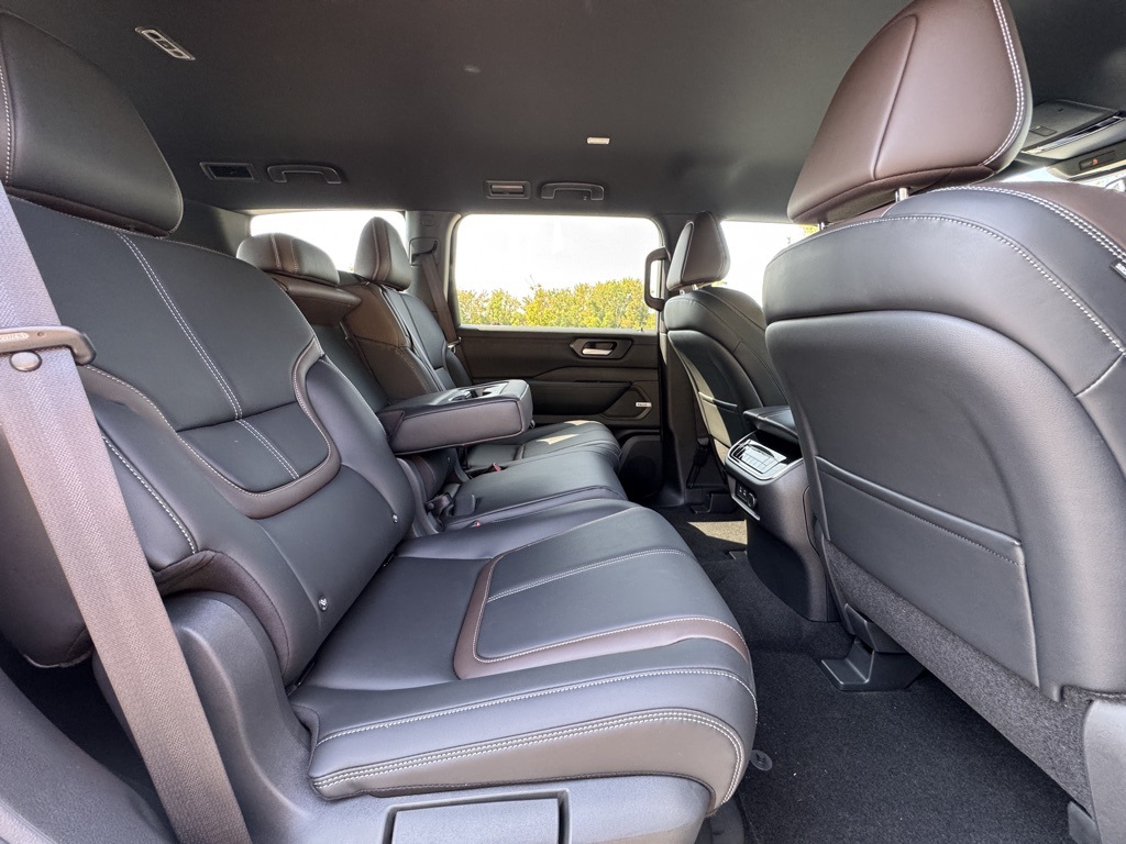 2026 Nissan Armada SL photo 23
