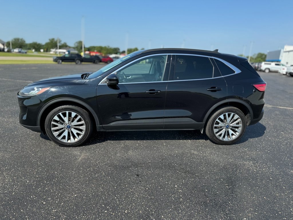 2022 Ford Escape Titanium photo 2