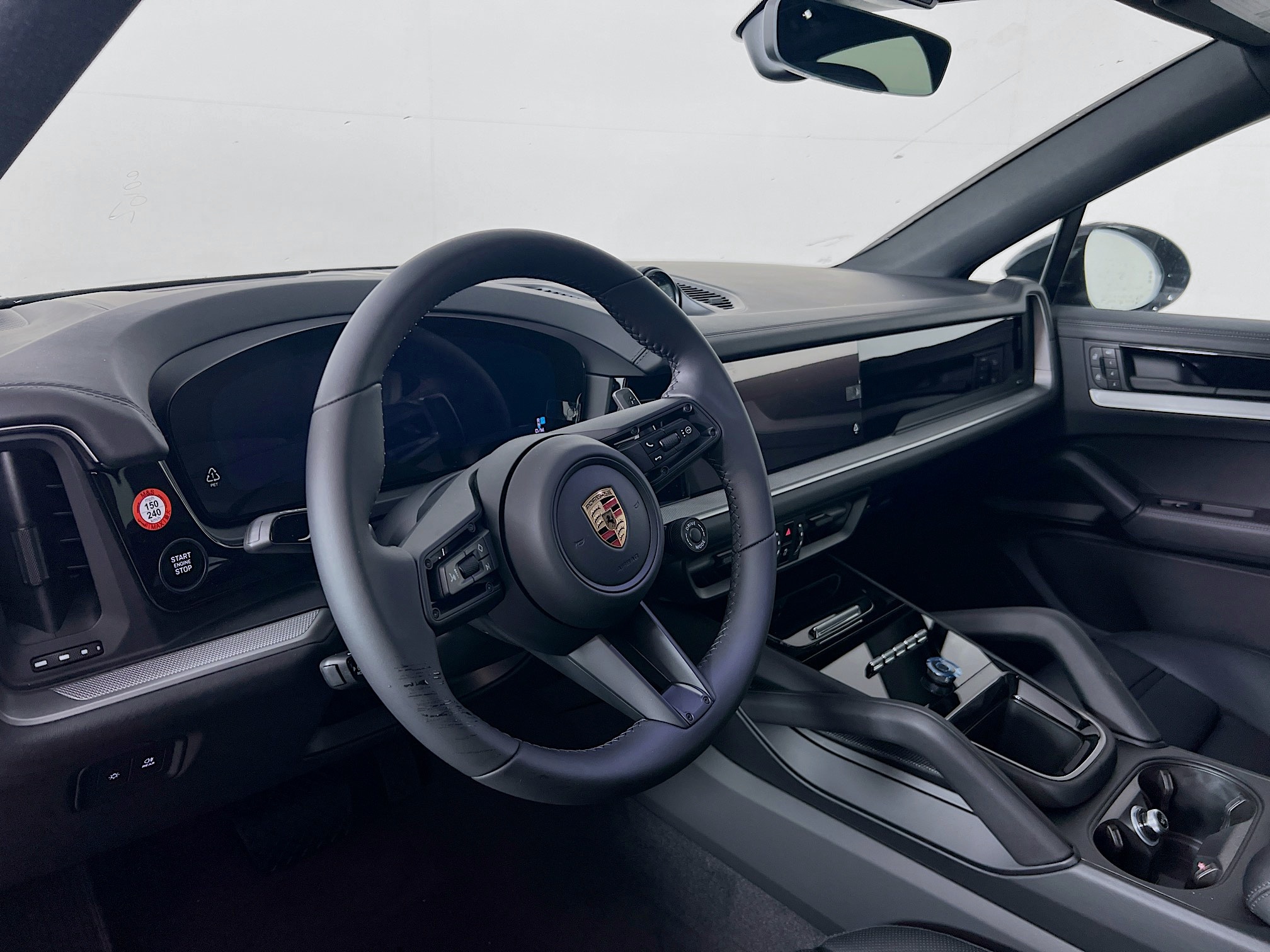 2025 Porsche Cayenne Coupe photo 4