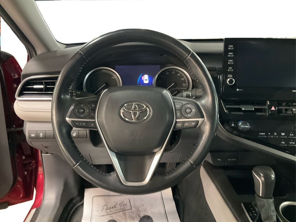 2022 Toyota Camry Hybrid XLE photo 16
