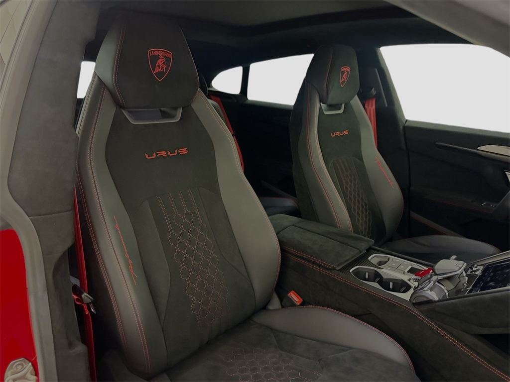 2023 Lamborghini Urus Performante photo 30
