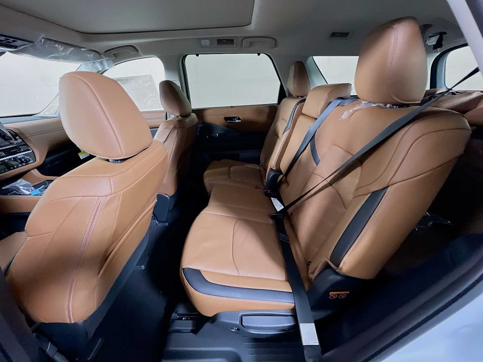 2025 Nissan Pathfinder Platinum photo 4