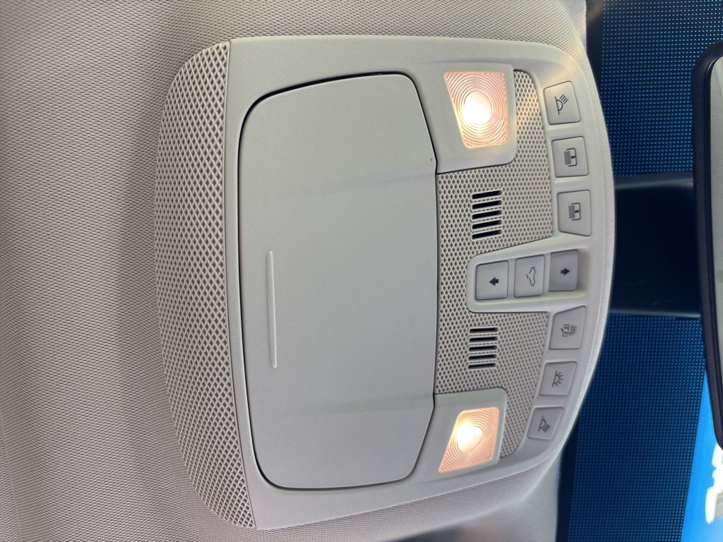 2018 Ford Edge Titanium photo 23