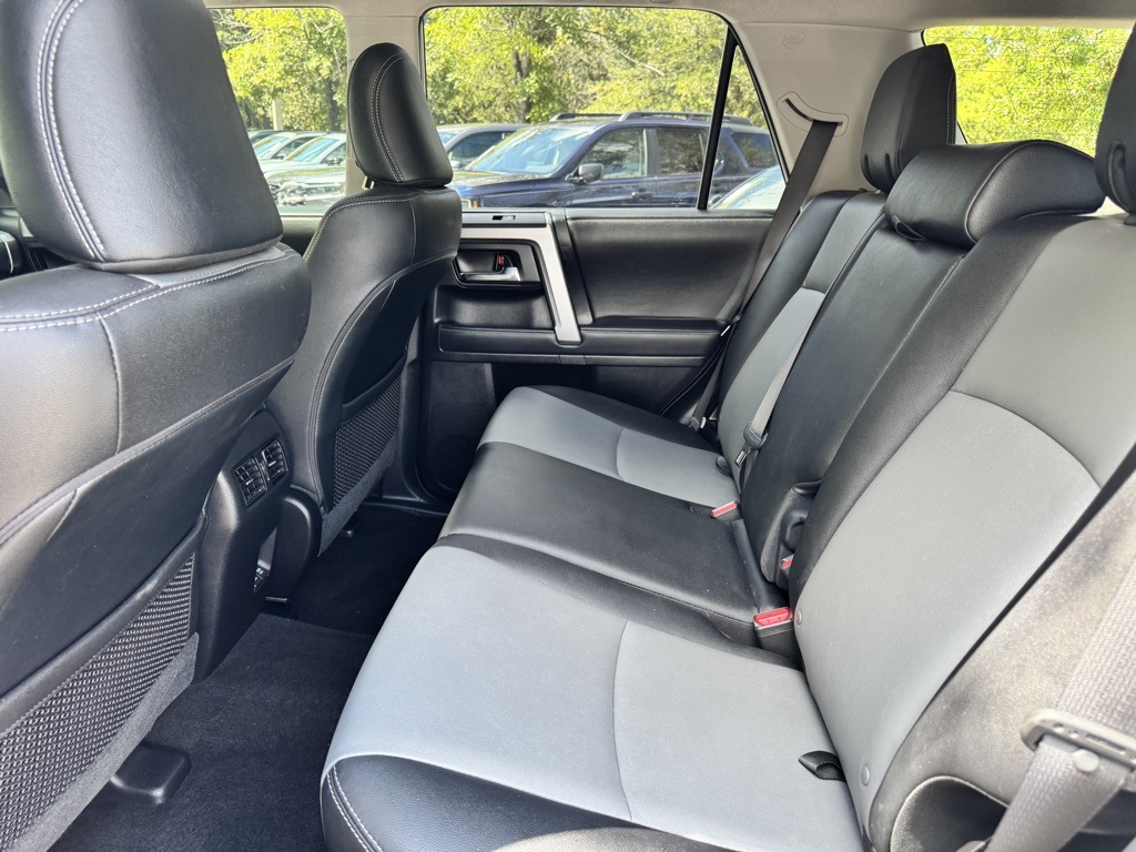 2021 Toyota 4Runner SR5 Premium photo 9