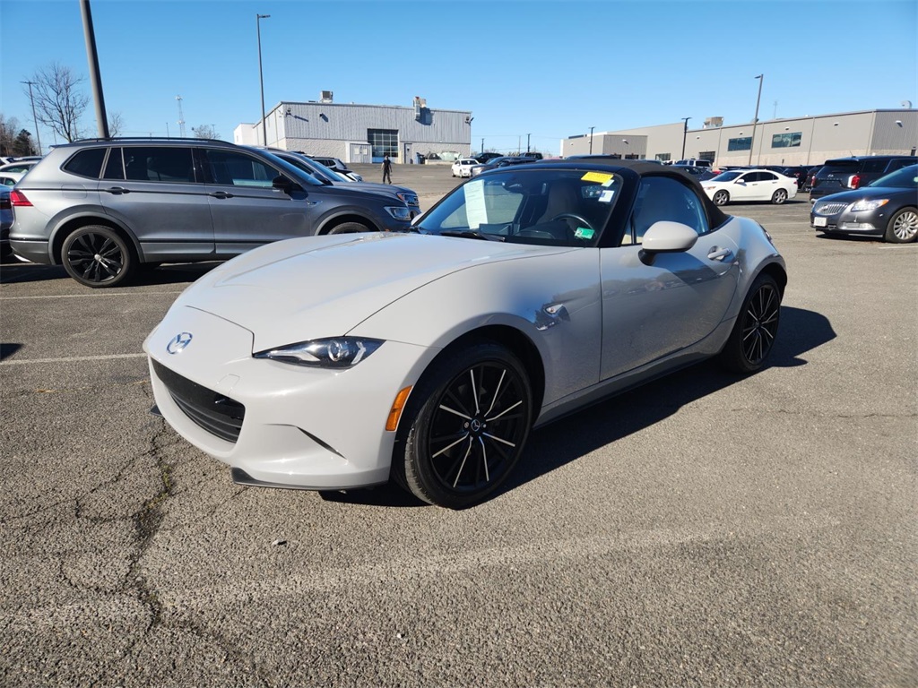 2024 Mazda MX-5 Miata Grand Touring's photo