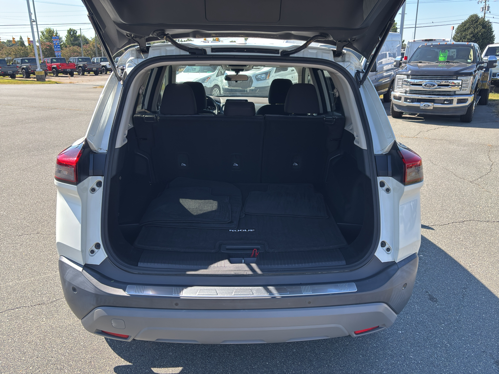 2021 Nissan Rogue SV photo 5