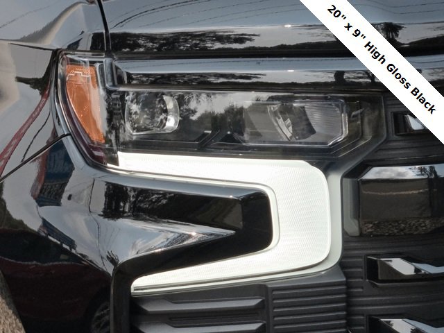 2022 Chevrolet Silverado RST photo 2