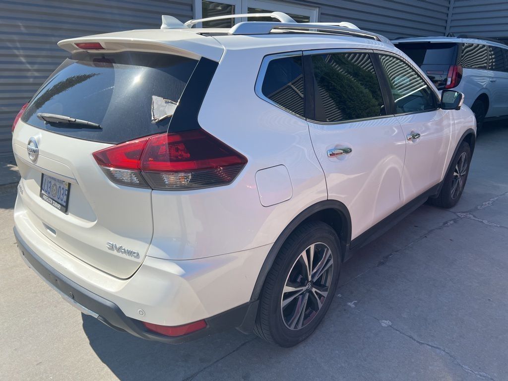 2019 Nissan Rogue SV photo 4