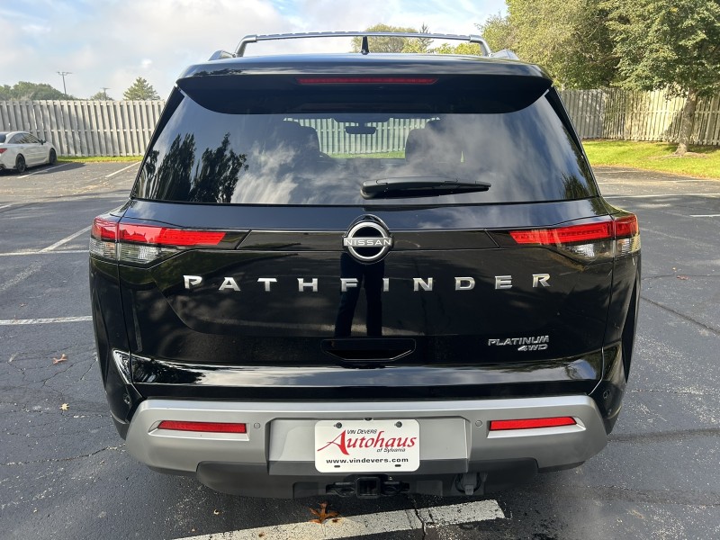 2024 Nissan Pathfinder Platinum photo 4