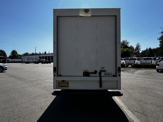 2024 Chevrolet Express Cutaway 3500 photo 4
