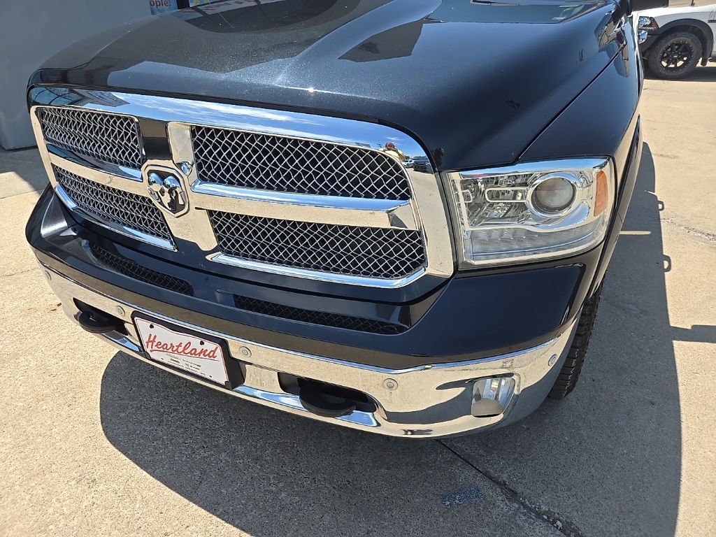 2017 Ram 1500 Laramie photo 18