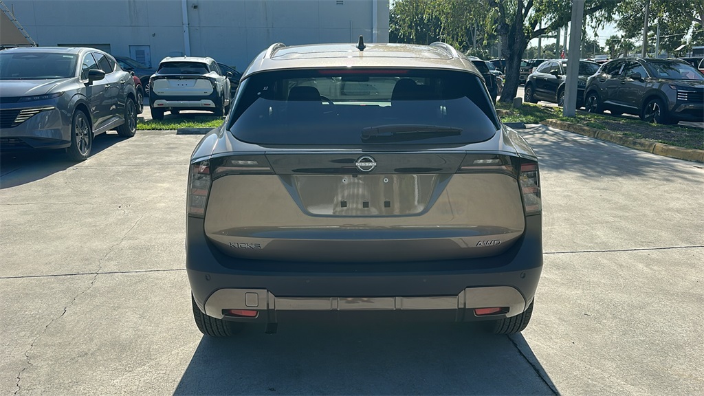 2025 Nissan Kicks SV photo 3