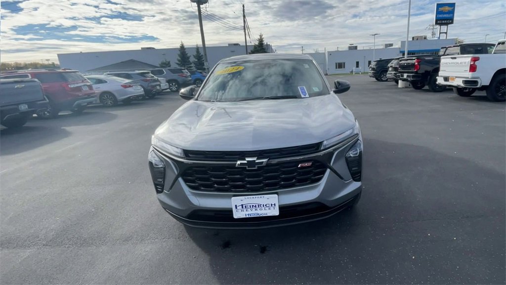 2024 Chevrolet Trax 1 photo 3