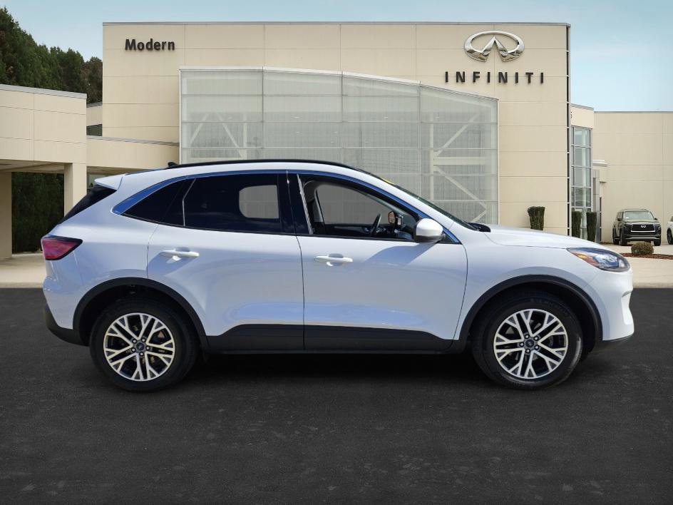 2022 Ford Escape SEL photo 3