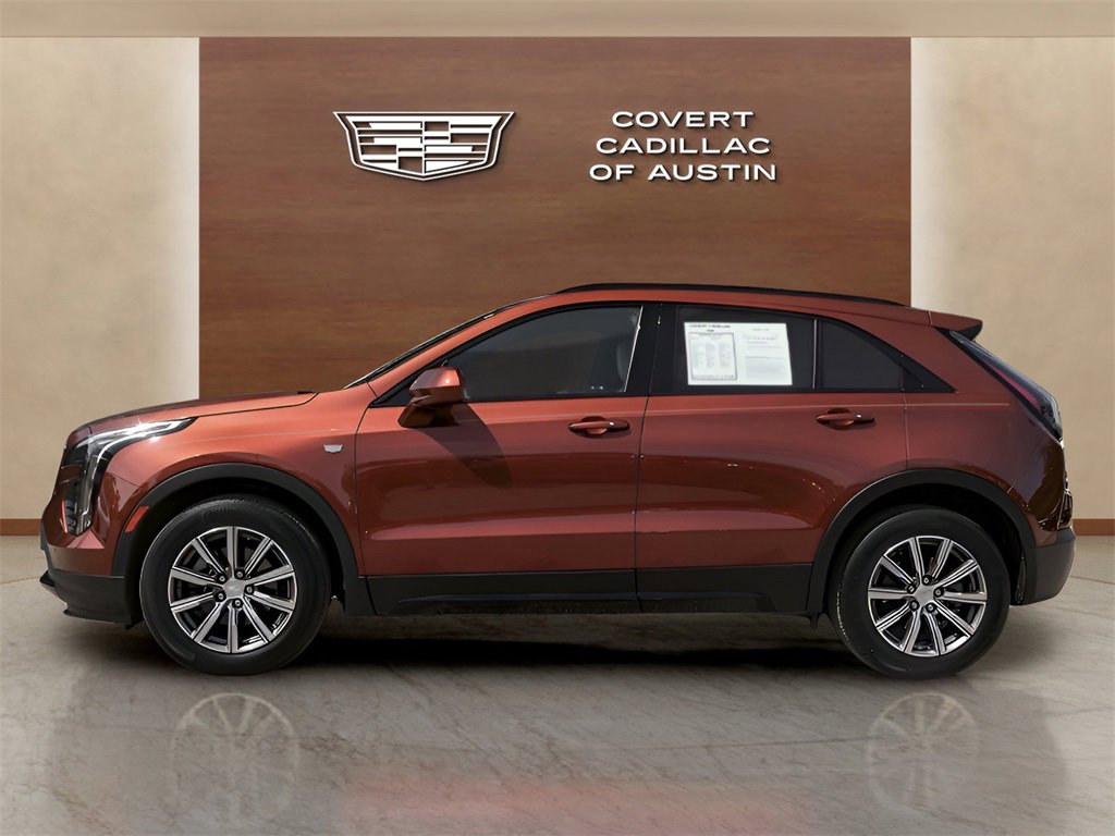 2019 Cadillac XT4 Sport photo 2