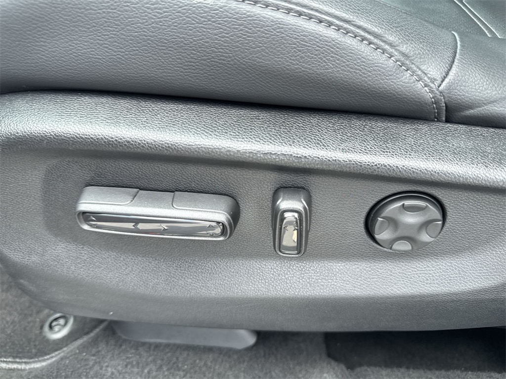 2021 Honda CR-V Touring photo 18