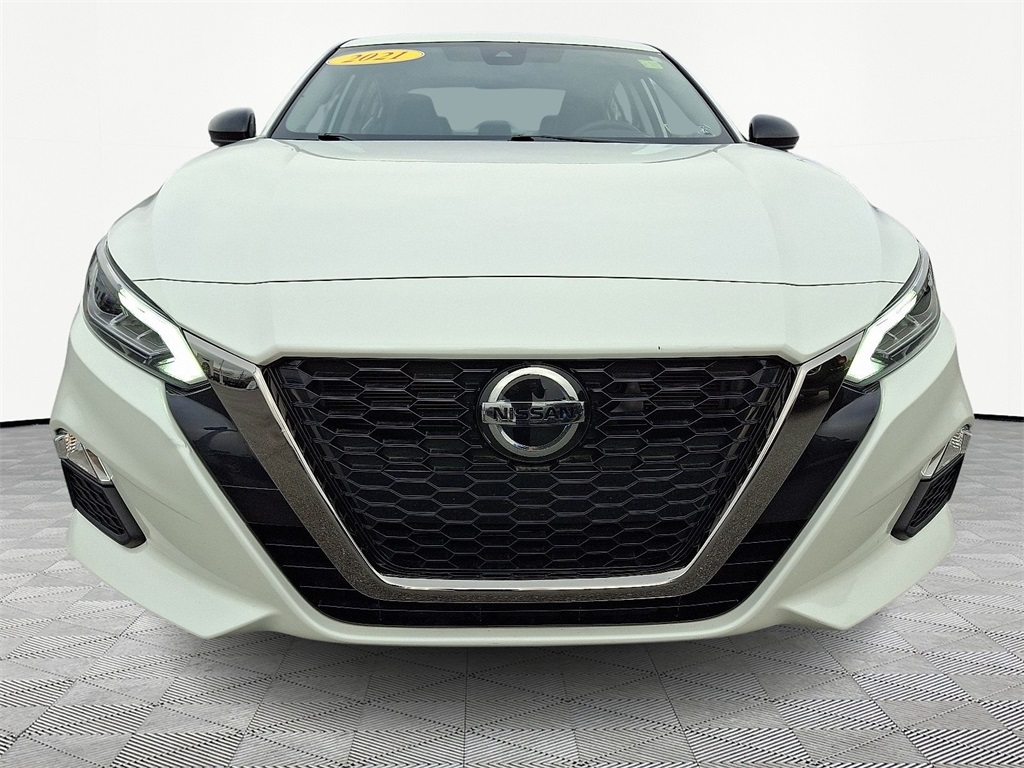 2021 Nissan Altima 2.5 SR photo 2