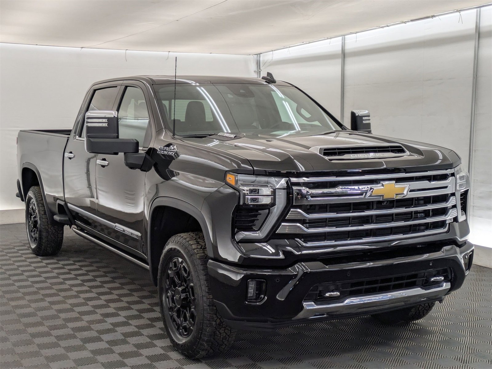 2025 Chevrolet Silverado 3500HD High Country photo 7