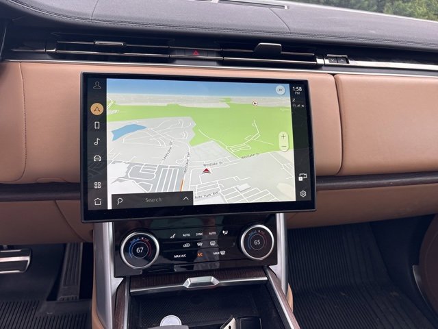 2023 Land Rover Range Rover SE photo 6
