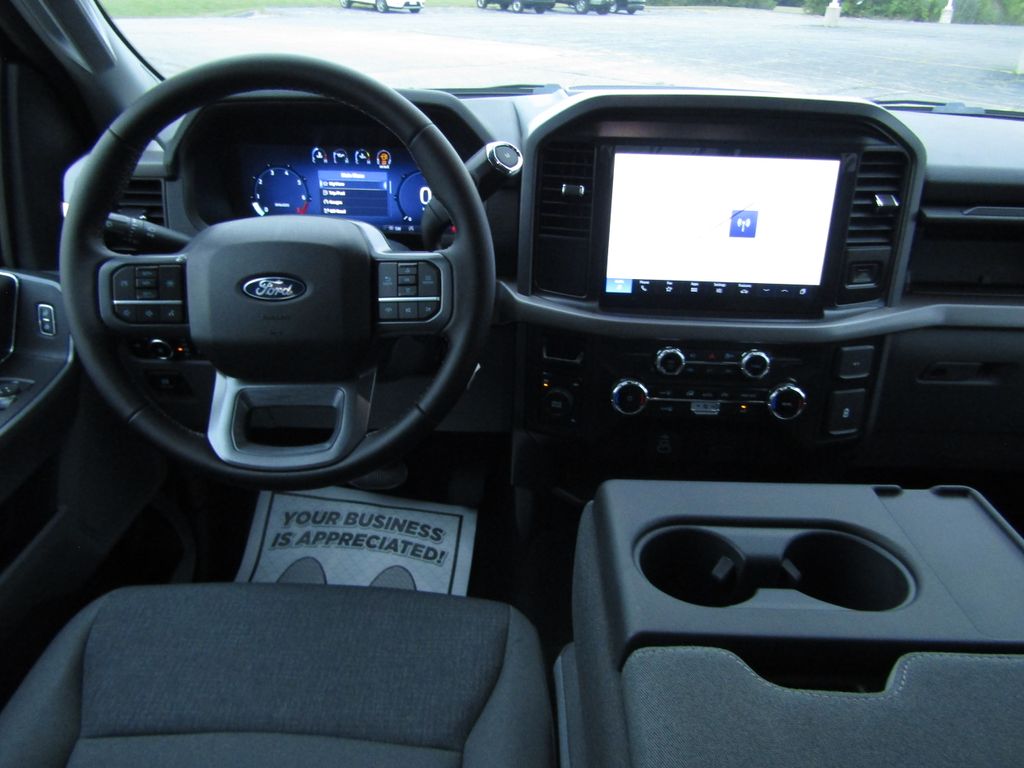 2025 Ford F-150 XLT photo 15