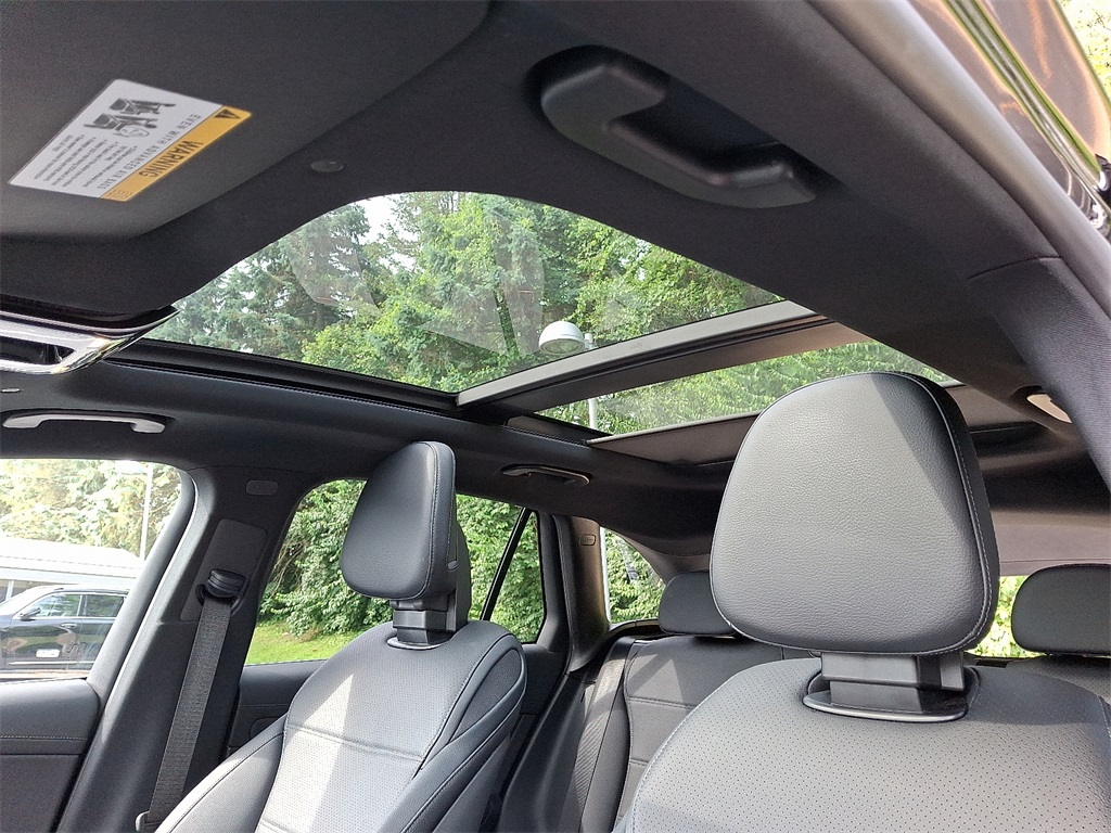 2025 Mercedes Benz GLC 300 4MATIC photo 12
