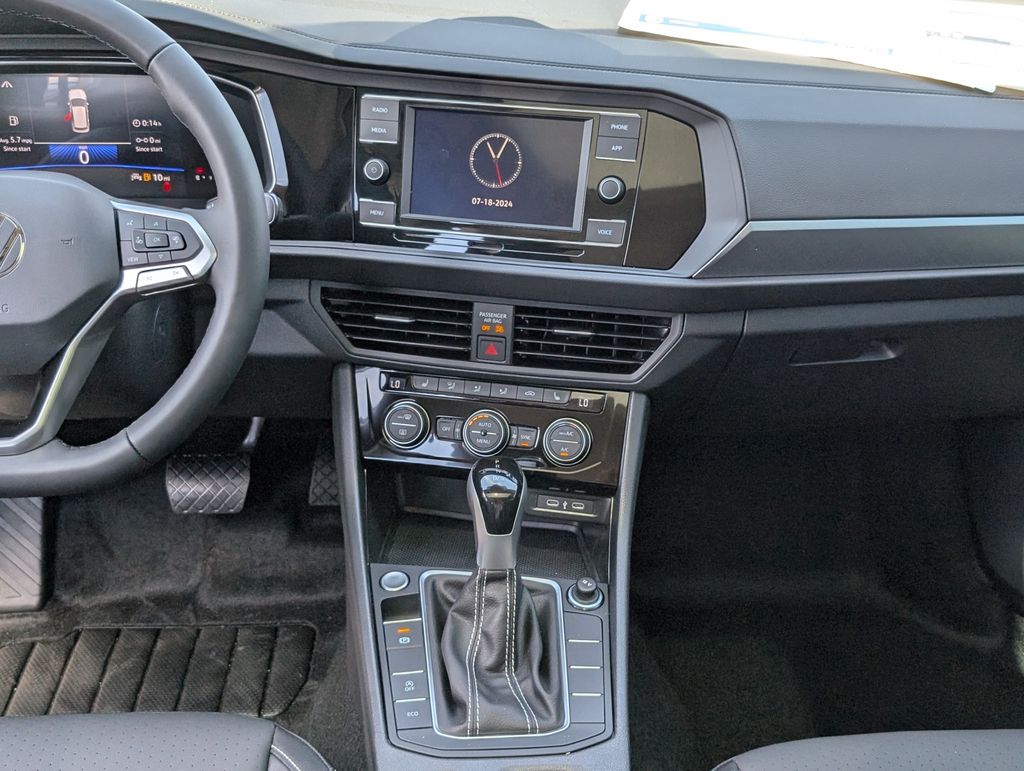 2024 Volkswagen Jetta 1.5T SE photo 23