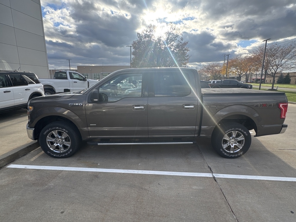 2016 Ford F-150 XLT photo 2