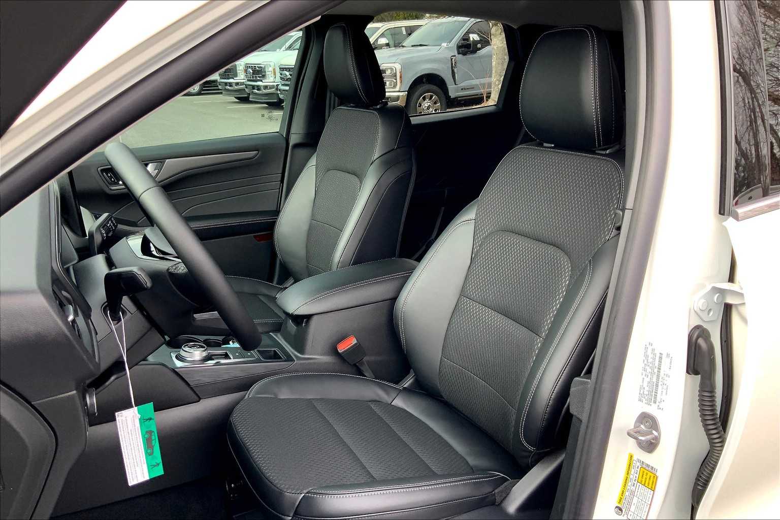 2025 Ford Escape SEL Plug-In Hybrid photo 9